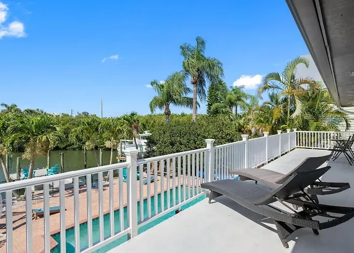 Ferienhaus Stunning Waterfront Pool Walk To & Restaurants Large Private Pool Clearwater Beach