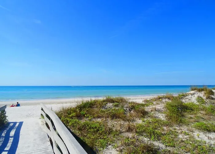 Ferienhaus Stunning Waterfront Pool Walk To & Restaurants Large Private Pool