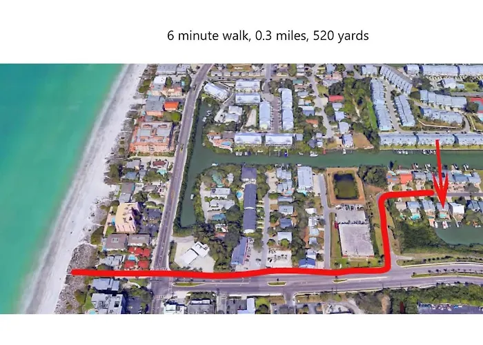 Stunning Waterfront Pool Walk To & Restaurants Large Private Pool